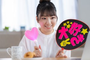小中学生の“推し”、アイドルは目黒蓮、歌い手は莉犬がトップ