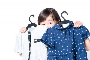 小中学生の83％が毎朝”自分”で着る服を選ぶ、服を買いにいくときは「似合いそうな色」を重視