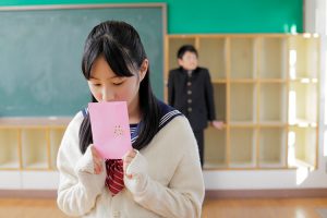 バレンタインに告白したことがある小中学生は10％、今年チョコやお菓子を渡す予定の相手は「同性の友だち」が最多の77％